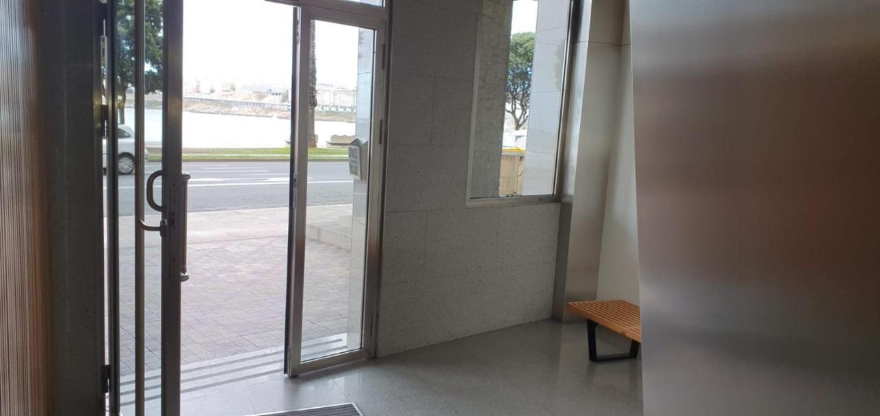 Apartamentos Alocea ア・コルーニャ エクステリア 写真