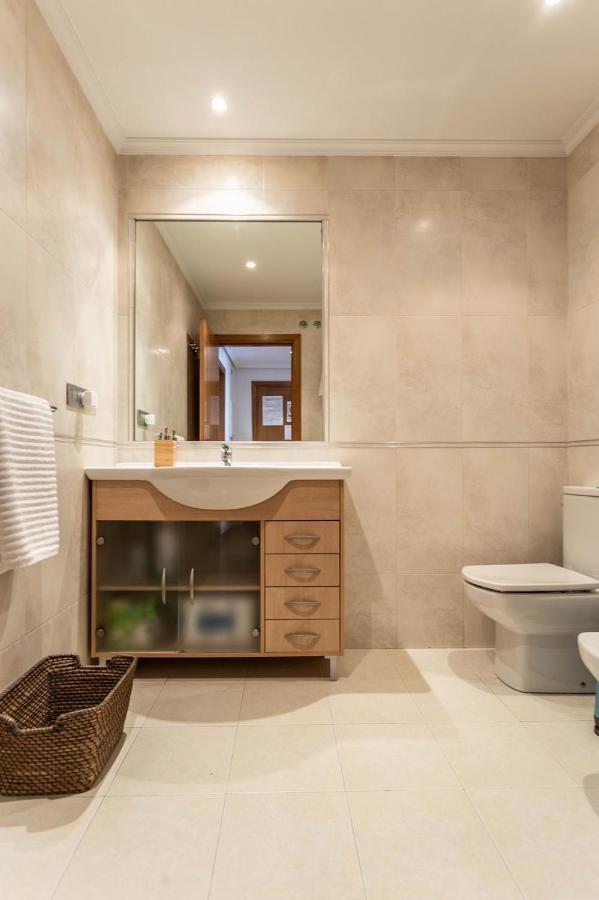 Apartamentos Alocea ア・コルーニャ エクステリア 写真